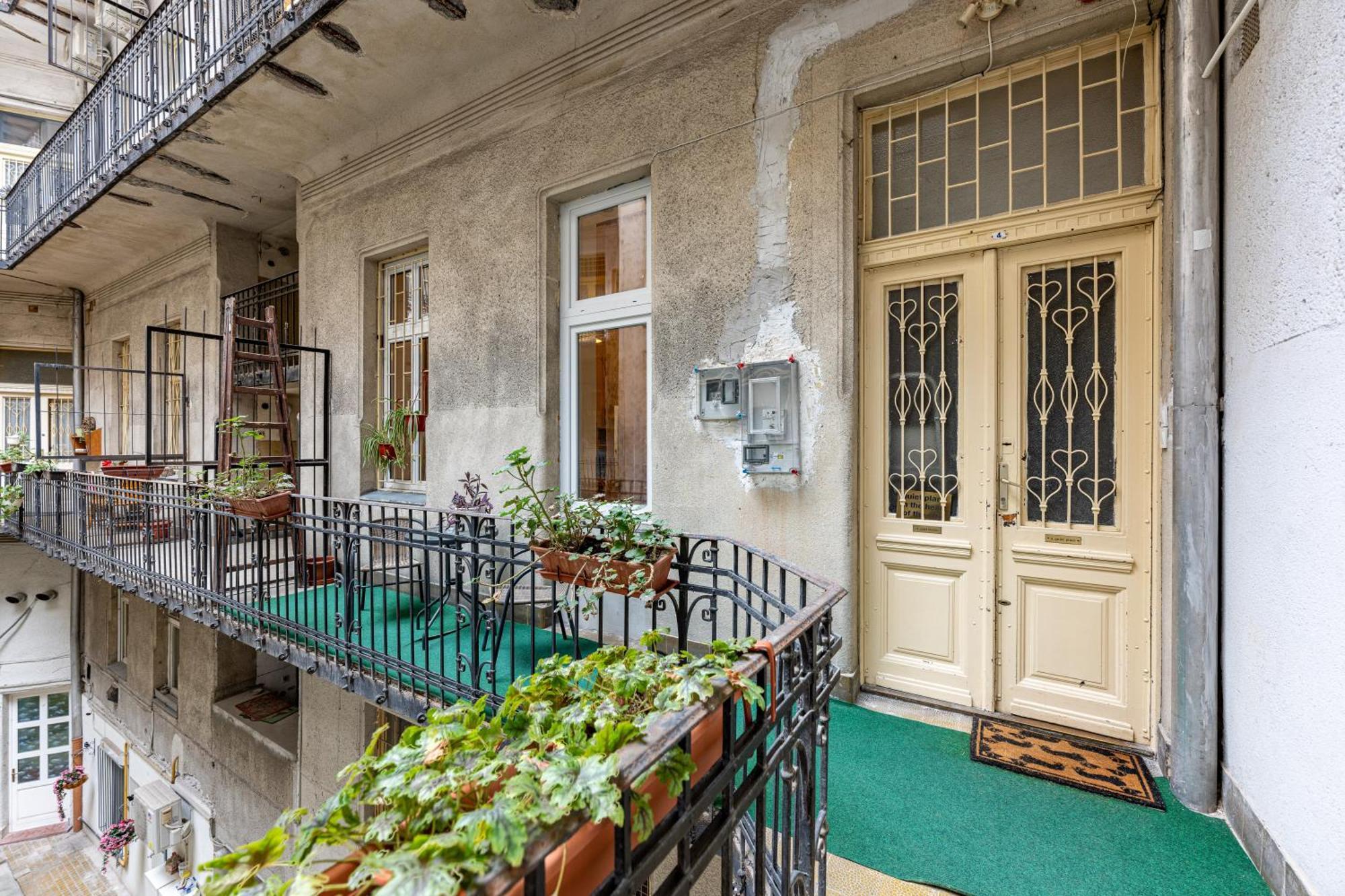 A Quiet Studio In The Heart Of The City 부다페스트 외부 사진